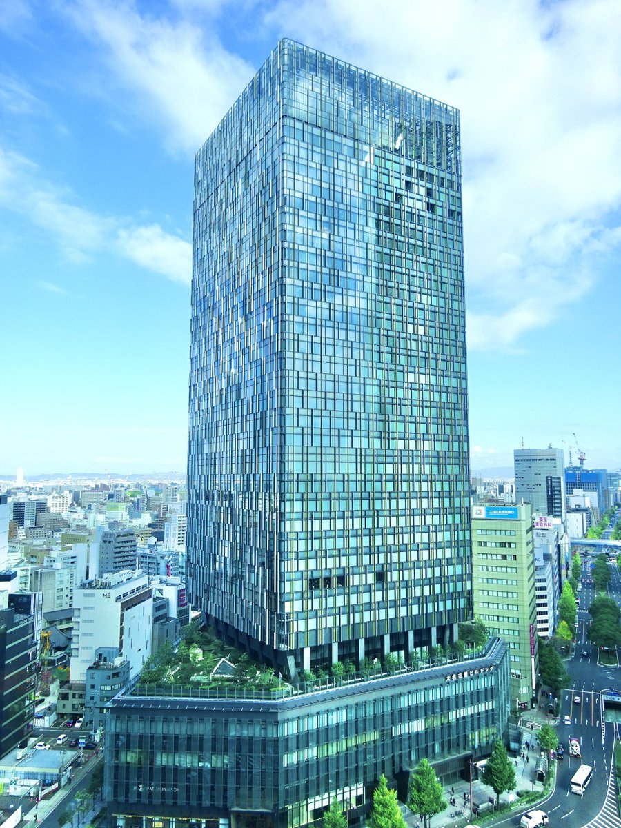 oinagoya's tweet photo. これは名古屋駅前にある
『大名古屋ビルヂング』の

ビフォーアフター https://t.co/Tbzid4MuXl