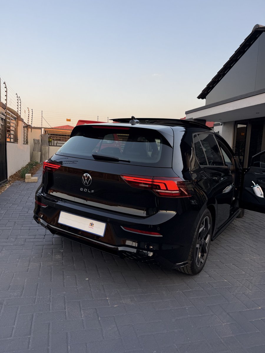 OtsileJK's tweet photo. Gudzumela nyana https://t.co/swpglx95yT