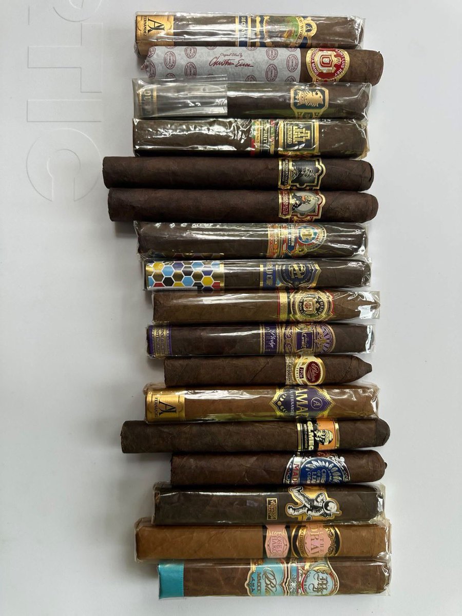 lily3fon's tweet photo. If you had to choose one, which one are you choosing?💨🔥 https://t.co/BRorE9aeZx