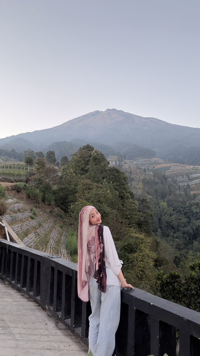 ftrawahyu's tweet photo. hi everyone! day 1 cenblu, aku telat gak yaaah? mau mutualan pls cenblu baik 🥹🙌🏻 https://t.co/YfNQ6ahwcb
