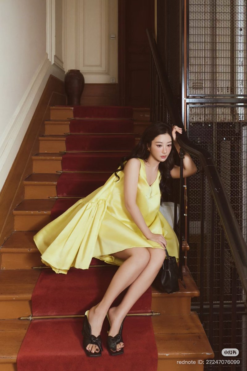 CChanlakhena's tweet photo. 🥰🥰🥰🥰

YANG ZI FOR GIVENCHY SS27
#YangZixGivenchySS27
#GivenchySS27
#YangZi https://t.co/ROXEZueIEt