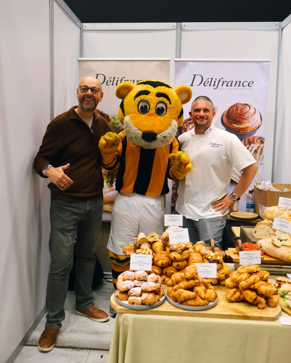 tigerstrust's tweet photo. There was a special visitor earlier this week as Roary attended @TurnerPriceFood's @CaterExpo at @connexinlive!🐯

It was great to support one of our valued partners at an event that brought industry professionals together, providing a fantastic opportunity to network. 🗣️

#hcafc https://t.co/DVFYZetpBa