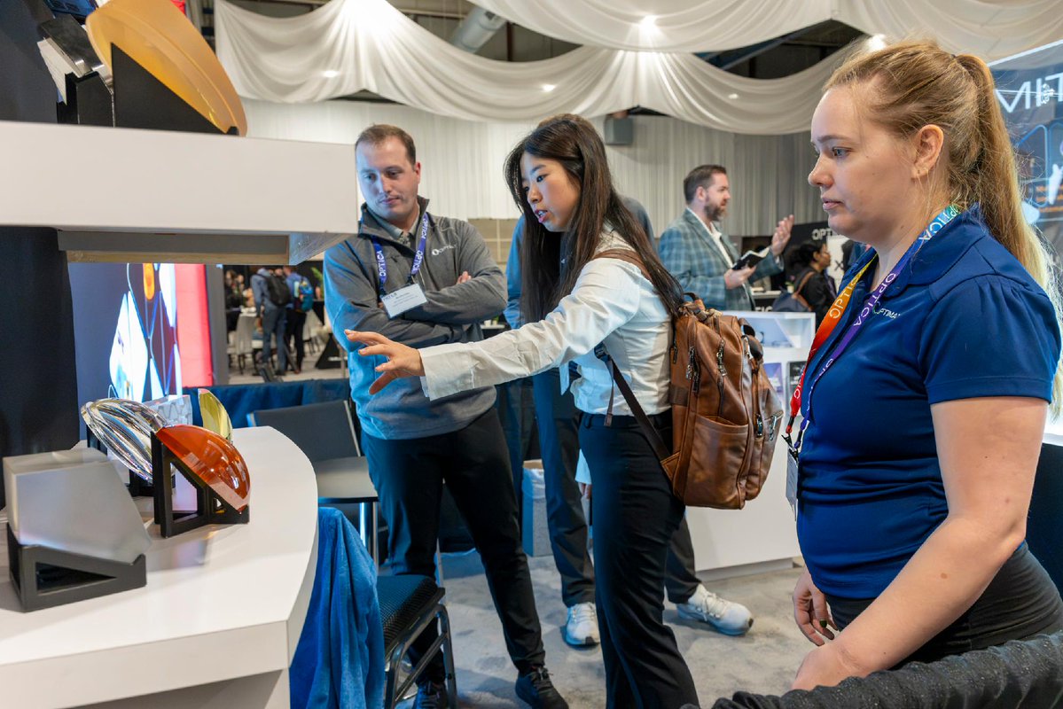 OpticaWorldwide's tweet photo. We had a great time at the #Science + Industry Showcase at #FiO26!

Attendees took part in live demos, met @OpticaPubsGroup journal editors, networked with #photonics companies and had some fun with the mascot from our friends at @thorlabs! https://t.co/IE0urLQ4IU