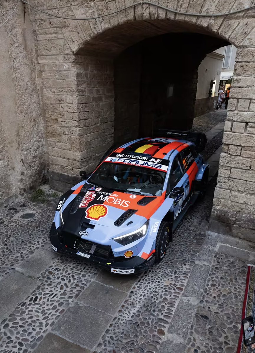ShellMotorsport's tweet photo. The dust is calling 🇮🇹🔥

Sardegna, we’re here. Full throttle, no holding back. 🏁💨

Proud to be fuelling Hyundai with Shell Helix Ultra Oil ⛽️

#ShellMotorsport https://t.co/WhymlDdu2Z