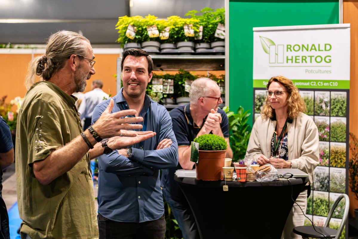 grootgroenplus's tweet photo. De laatste beursdag zit erop! 🌱 

Drie dagen lang #GrootGroenPlus vol met groen, gezelligheid en mooie ontmoetingen. Ontzettend bedankt voor jullie bezoek &amp; tot 6-8 oktober 2027!

We kijken ernaar uit om samen met jullie weer een mooie editie van GrootGroenPlus neer te zetten! https://t.co/CjuFBddyYB