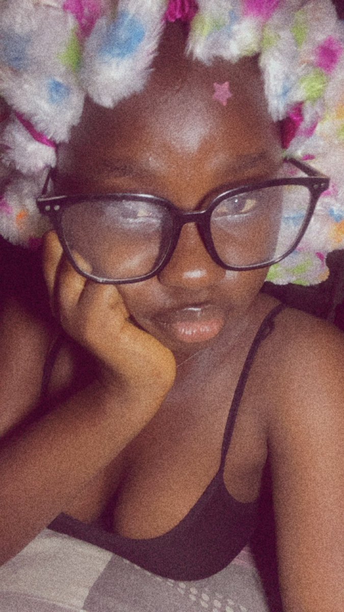 favourisshy's tweet photo. Im Favour and I make crafts with Ankara fabric https://t.co/9KGYV6owyK