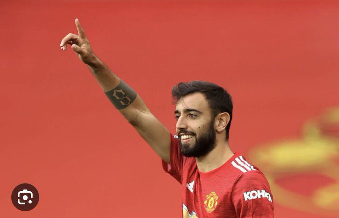 QueenMancunian's tweet photo. As a Cristiano Ronaldo fan that watched him at Manchester United, Made Real Madrid my second club because of him, watched Laliga because of him, supported Juve because of him, watched Italian league because of him and supporting Nassr in Saudi bcos of him. 

You cnt love him more than some of us. We are jxt sensible enough to notice when a players career is coming to an end and admit the fact that they are not that player anymore. 

Hating Bruno Fernandes bcos of Cristiano Ronaldo? Nah you are mad person especially if you support Manchester United