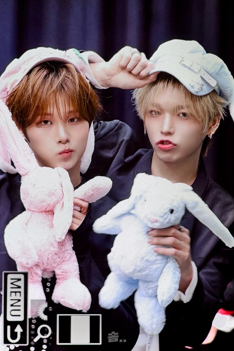 som__tt's tweet photo. 261002 🐰🩷🩵

#idntt #아이덴티티
#이재영 #이환희 https://t.co/sfcBHOty0A
