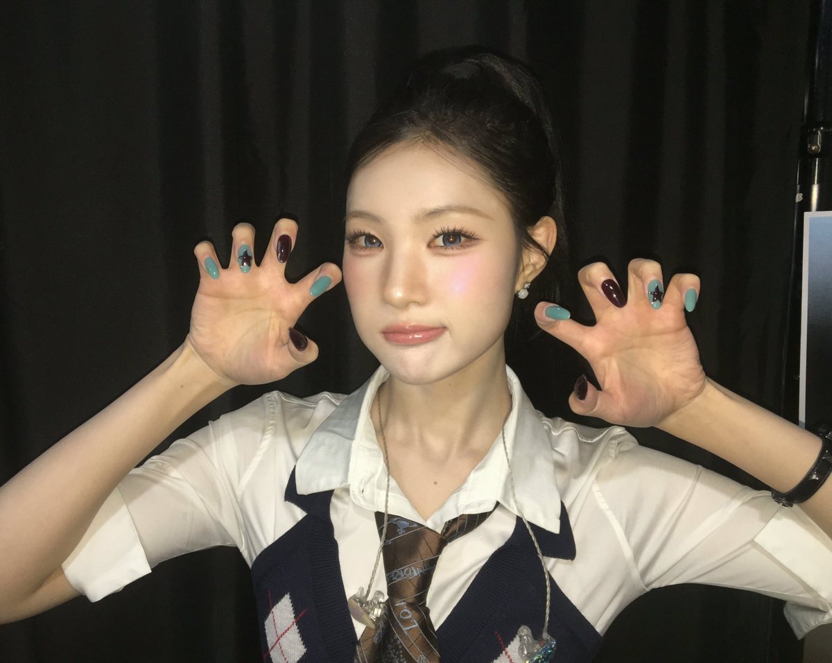 juunkimu's tweet photo. do i look like a sweet little tiger… or a scary one? 🐯 https://t.co/TnlvLsTDRT