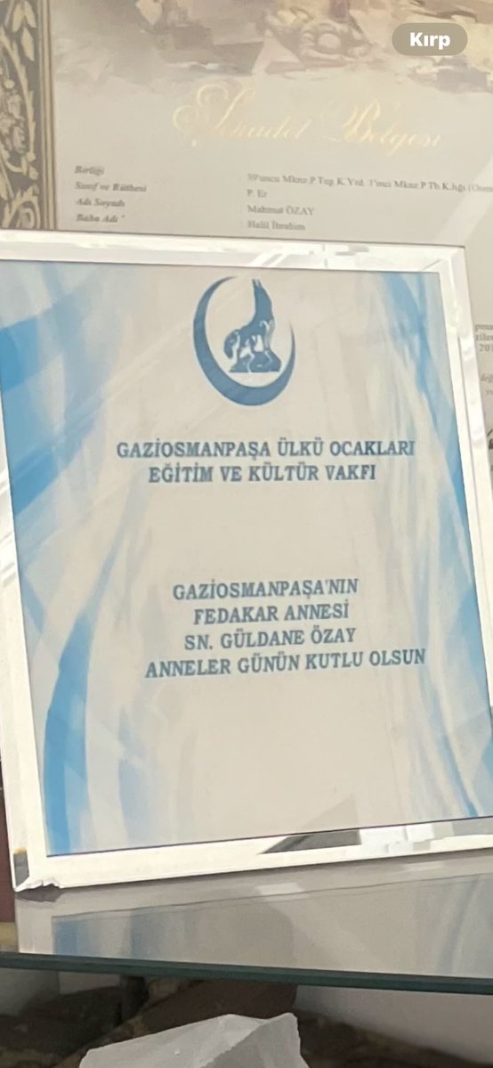 MHP_GOP's tweet photo. KAÇEP’ten Sorumlu İlçe Başkan Yardımcımız Sn. Şule Yılmaz ve KAÇEP yönetimimizle birlikte, vatanımız uğruna canını feda eden aziz Şehidimiz Mahmut Özay’ın kıymetli annesi Sn. Güldane Özay ve kıymetli babası Sn. Halil İbrahim Özay’ı şehidimizin hanesinde ziyaret ettik.

Şehitlerimizin emaneti olan kıymetli ailelerimizin her daim yanında olmak, acılarını ve hatıralarını paylaşmak bizler için bir gönül borcudur.

Başta aziz Şehidimiz Mahmut Özay olmak üzere, tüm şehitlerimizi rahmet, minnet ve dualarla anıyor; kıymetli ailesine sabır ve sağlık diliyoruz.

Şehitlerimizin emaneti, bizim emanetimizdir.