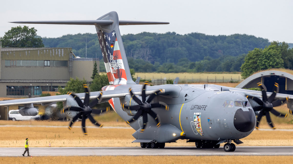 scramble_nl's tweet photo. Germany plans sixteen new A400Ms
Please read more on our website by clicking the link below.
https://t.co/If4mqhsvtZ
Credit photo: Dino van Doorn (Scramble Archive)
#avgeek #avgeeks #militaryaviation #ICYMI #Luftwaffe #GermanAirForce #AirbusDefence #A400M https://t.co/IjFJKJdTxY