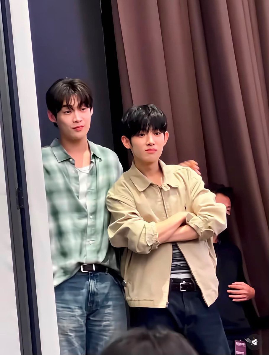 gahamdua_2's tweet photo. Chan chan chan chan
Chan bô' may' đêy
KIM YOONSIK PARK SIWOO 

YOONSIK SIWOO Pour Toujours #YOONSIKSIWOOPFWSS27 https://t.co/BIRMWzGFed