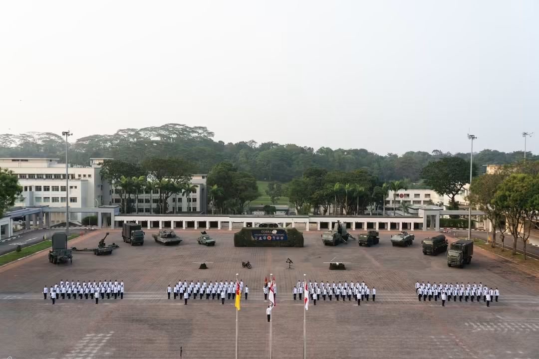 rocketfuel168's tweet photo. New toys in the background during the SAF 6 Div / HQ "Sense and Strike" 50th anniversary. #saf #6div (Pictures taken from The Singapore Army FB) https://t.co/3LCPzmQnaE