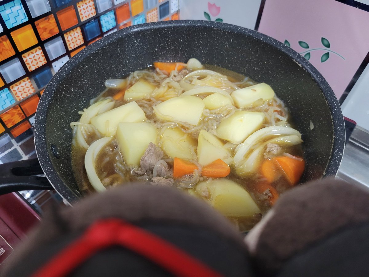 tooyummmy's tweet photo. ③炒めます！
④煮ます！
⑤完成！ https://t.co/yaAO5vHIz7