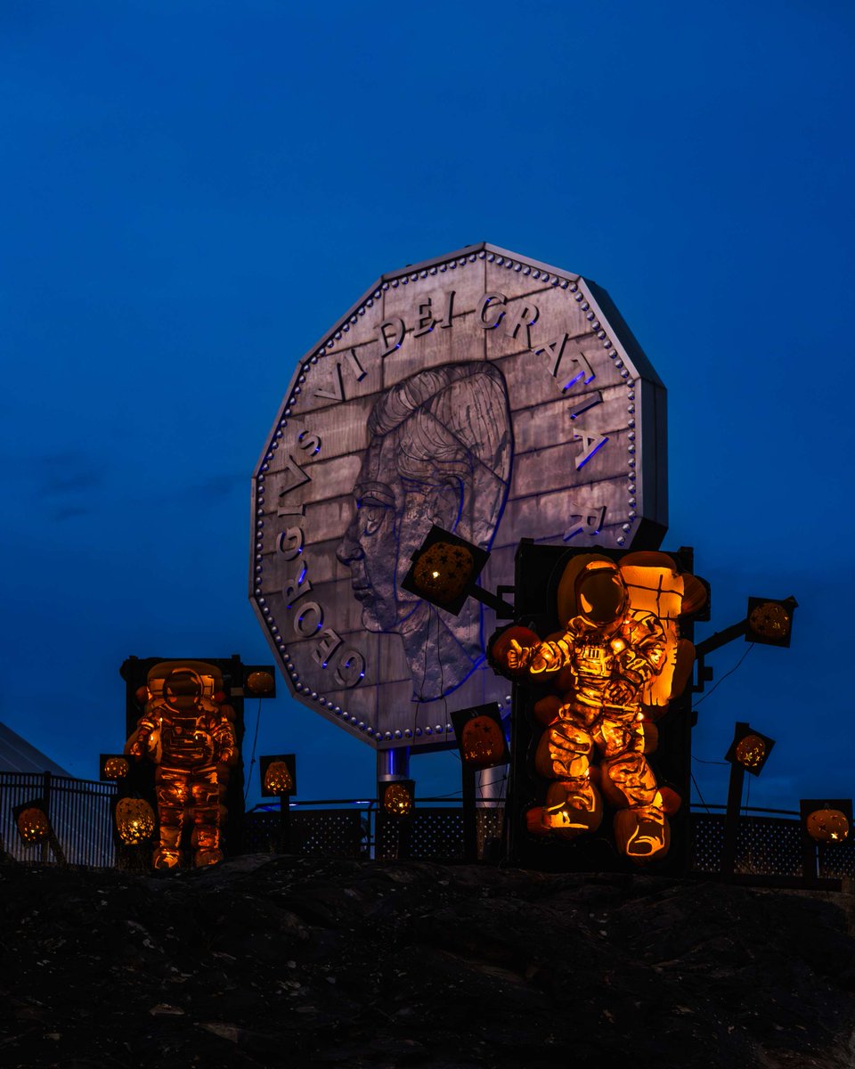 ScienceNorth's tweet photo. HALLOWEEN starts today! YAY! 🎃
 
The pumpkins are glowing, the Bluecoats are ready, and Halloween at Dynamic Earth is officially here!

Join us tonight for Pumpkinferno, with more than 7,000 glowing pumpkins, 40+ incredible sets, treats and plenty of Halloween fun.
 
Can’t make it tonight? Don’t worry! Halloween at Dynamic Earth runs on select nights throughout October.
 
Tickets are available ONLINE ONLY, so make sure you get yours before you arrive.
 
Lil Pumpkins | 6–7pm
Best viewing hours | 7–9pm
🎟️ https://t.co/gShzcYeDbp