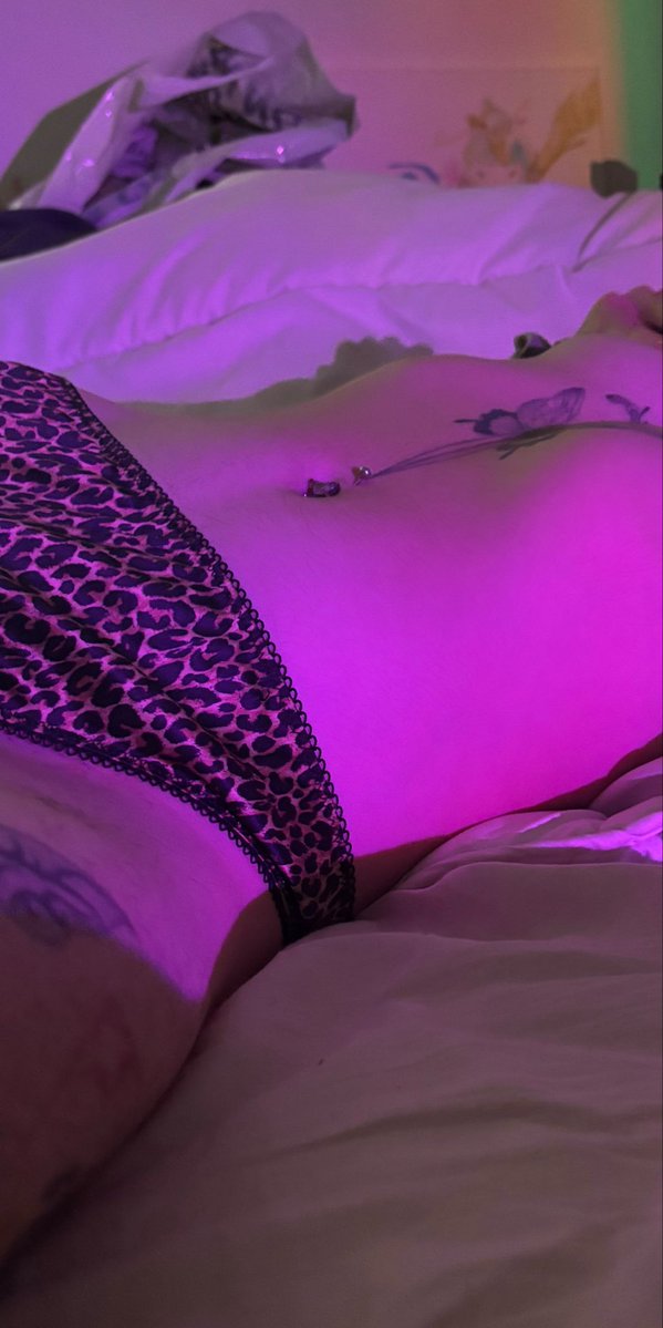 doll_lilix's tweet photo. coucou les garçons 🥰🥰

#MYM #MYMFans #CréatriceMYM #mymfr #tatoo https://t.co/wAFfffLoAk