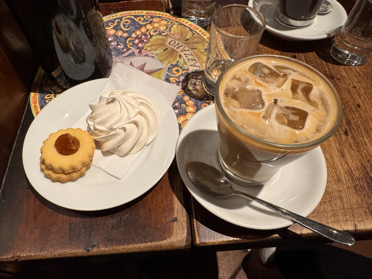 KKeiko_official's tweet photo. ☕️🍪🥮

#GalleriadegliUffizi
#Firenze https://t.co/57kp70VJZZ