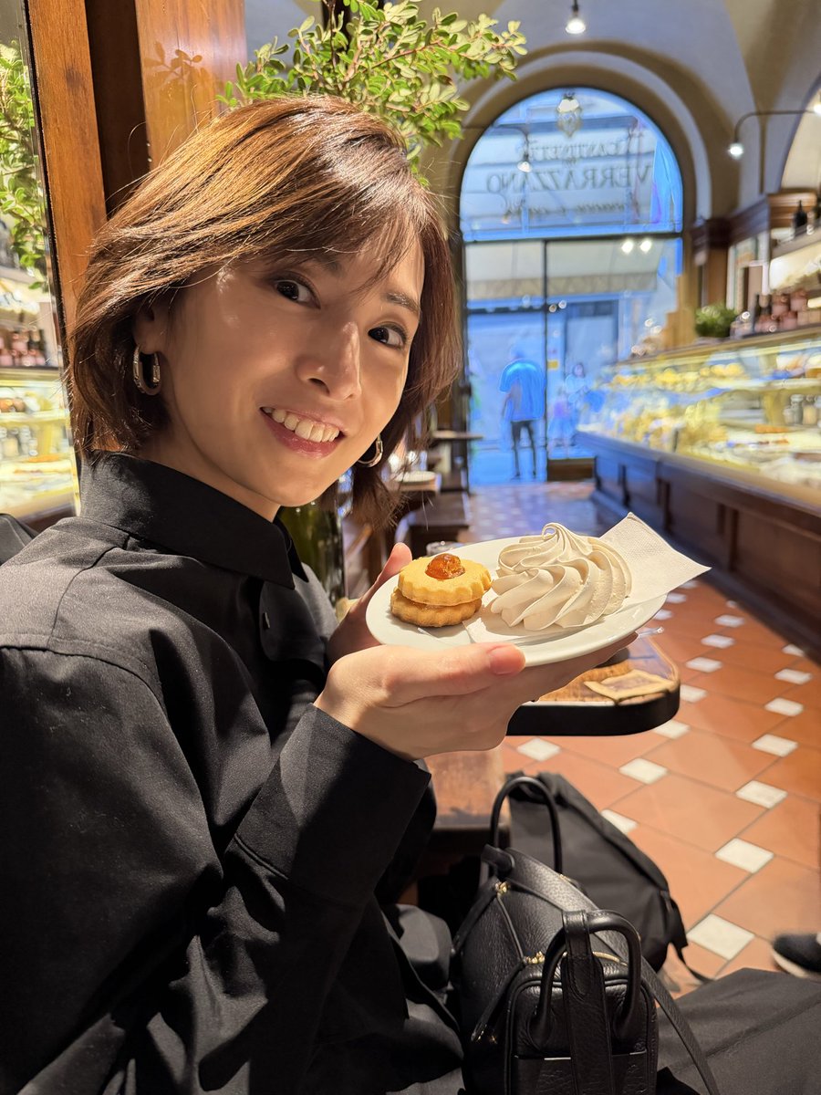 KKeiko_official's tweet photo. ☕️🍪🥮

#GalleriadegliUffizi
#Firenze https://t.co/57kp70VJZZ
