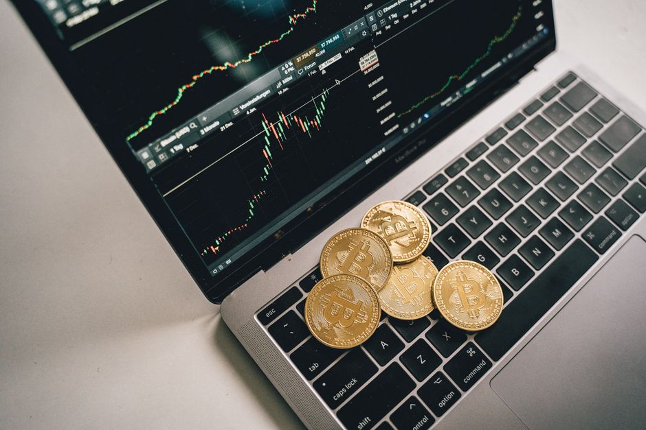 EUFinanceNews's tweet photo. In an interview on Cointelegraph's Chain Reaction, Bitpanda co-CEO Christian Trimmer highlighted that the EU's MiCA framework has boosted confidence among European crypto investors in regulated exchanges, and urged authorities to… dlvr.it/TVlh2G #Regulation #Austria #Bitpanda https://t.co/c21liUshUh