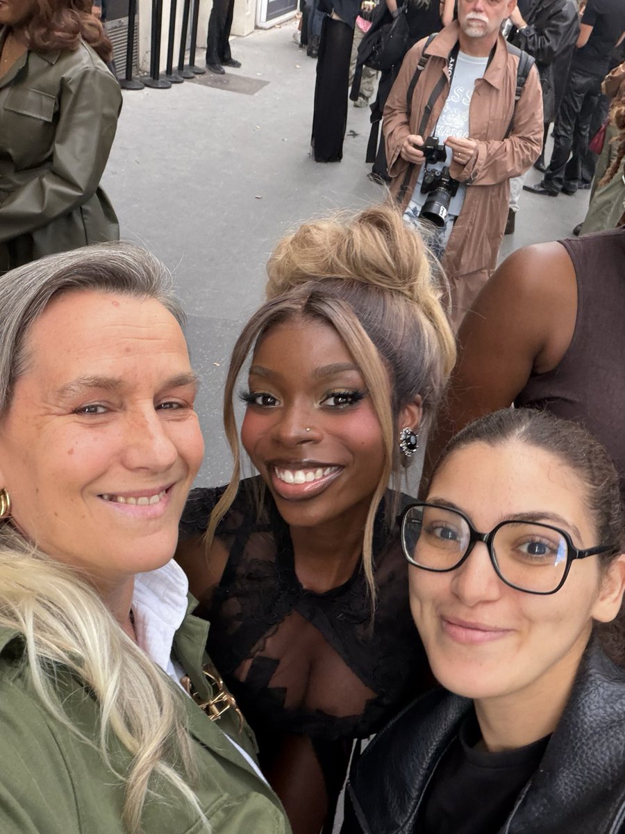 frenchmeatdolls's tweet photo. New dolls alert 🚨

I love moments like this, when people discover Olandria for the first time and immediately understand why we love her so much. https://t.co/Hz7axdWwev
