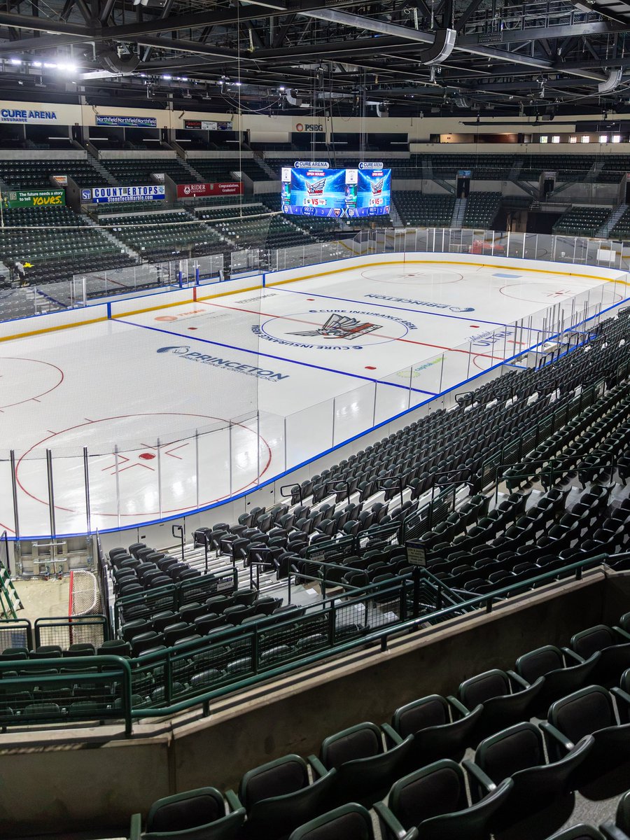 IronhawksHockey's tweet photo. Youโre not dreaming. Itโs hockey they want, and itโs hockey they shall have.
See you October 24. #ForgedForVictory https://t.co/M5hLUxsuQU