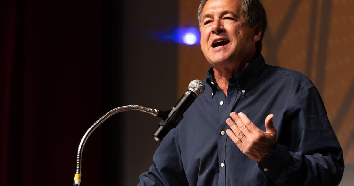 missoulian's tweet photo. Bullock was effectively the last holdout from the old guard of Montana Democratic politics to declare his support for Bodnar, following U.S. Sens. Jon Tester and Max Baucus. ➡️ Find link to story in bio https://t.co/EyfOvSm67X