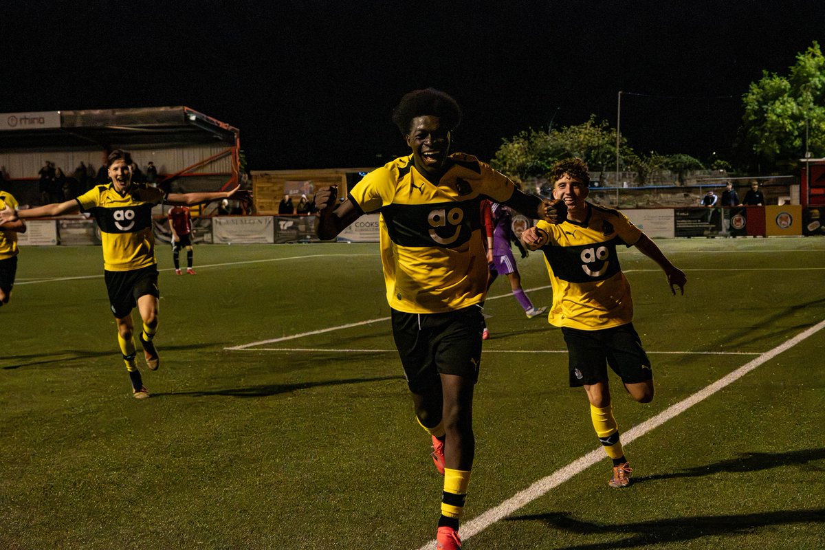 altrinchamfc's tweet photo. 📸 Benjamin Mensah's hat-trick sees @robinsyouth through to Third Round Qualifying and a tie at Chorley in a couple of weeks 👍

Well played, lads 😍

#Alty | #FAYouthCup https://t.co/cI8d8gDkyO