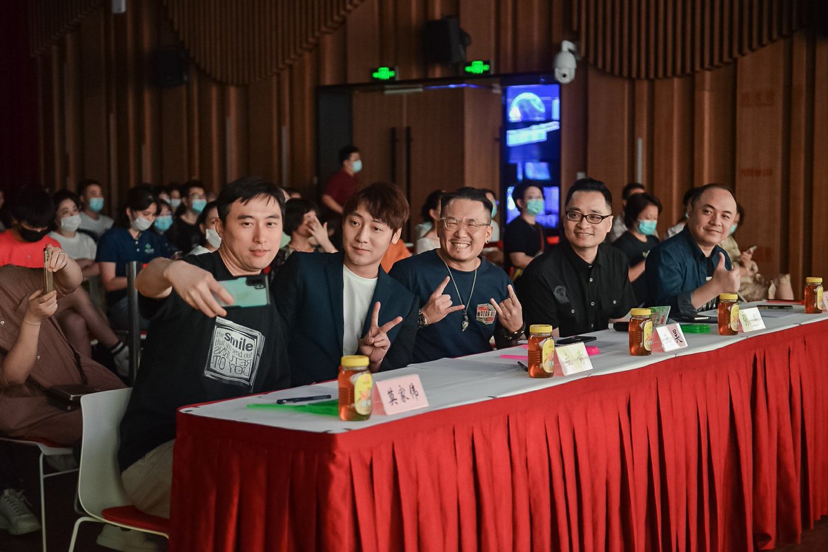 SophieButlwu's tweet photo. Check-in del nuevo episodio del variety show más viral! Risas sin parar y momentos que llegan al corazón https://t.co/WiOMpk2FKU
