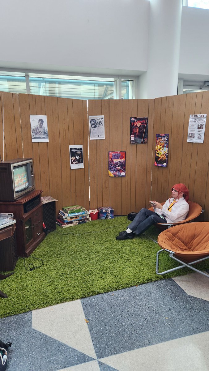 AckleyAttackTV's tweet photo. Seems like Kobayashi is in for a little gaming in the 80's. Wish Tohru was here to play video games with. ;)
#misskobayashi #misskobayashicosplay #cosplay #retrogamecon #retrogamecon2026 https://t.co/r3VXdJ0wkk