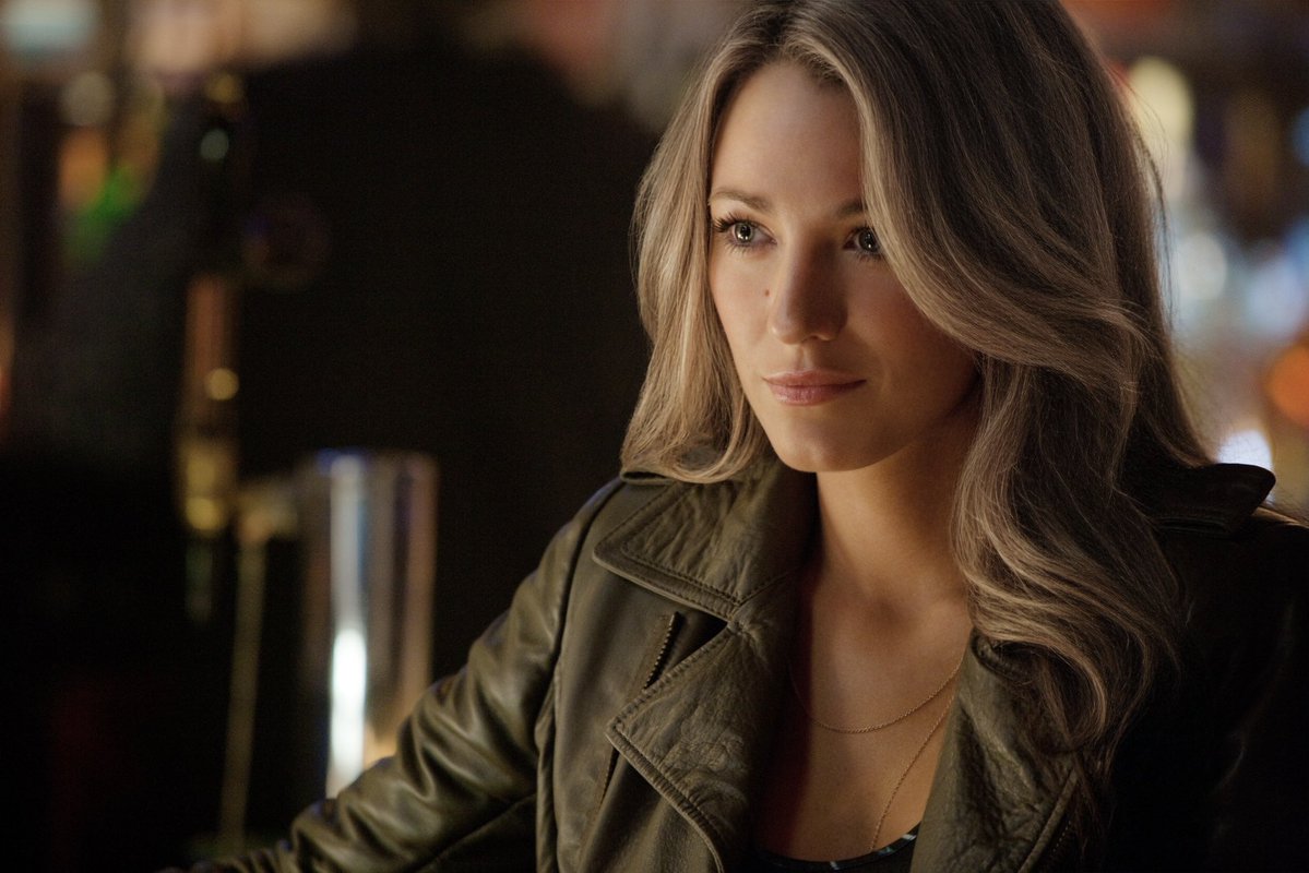 5p3ctacular's tweet photo. Kinda crazy that marvel was gonna start a cinematic universe with the 2011 Ms.Marvel movie starring Blake Lively https://t.co/8BupzjVgBy