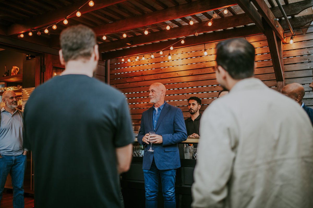 backblaze's tweet photo. Interesting people, good conversation, and appetizers. A pretty solid Tuesday night.

A few moments from dinner with startup founders and tech leaders, brought together by James Leaverton. Thanks to everyone who joined us and made it a good night. https://t.co/C0snhOUp1d