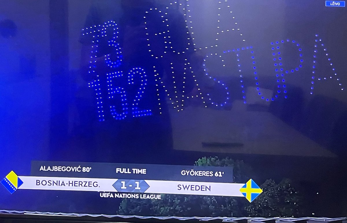 hadi_abdic's tweet photo. @BosniaNTBall A 1-1 tie.
What a fierce match this was.
Now it’s time to watch this show for Džeko.
It will be remembered for all the best.
👏
#BIHSWE
🇧🇦🇸🇪⚽️ https://t.co/IktRm5CPaS