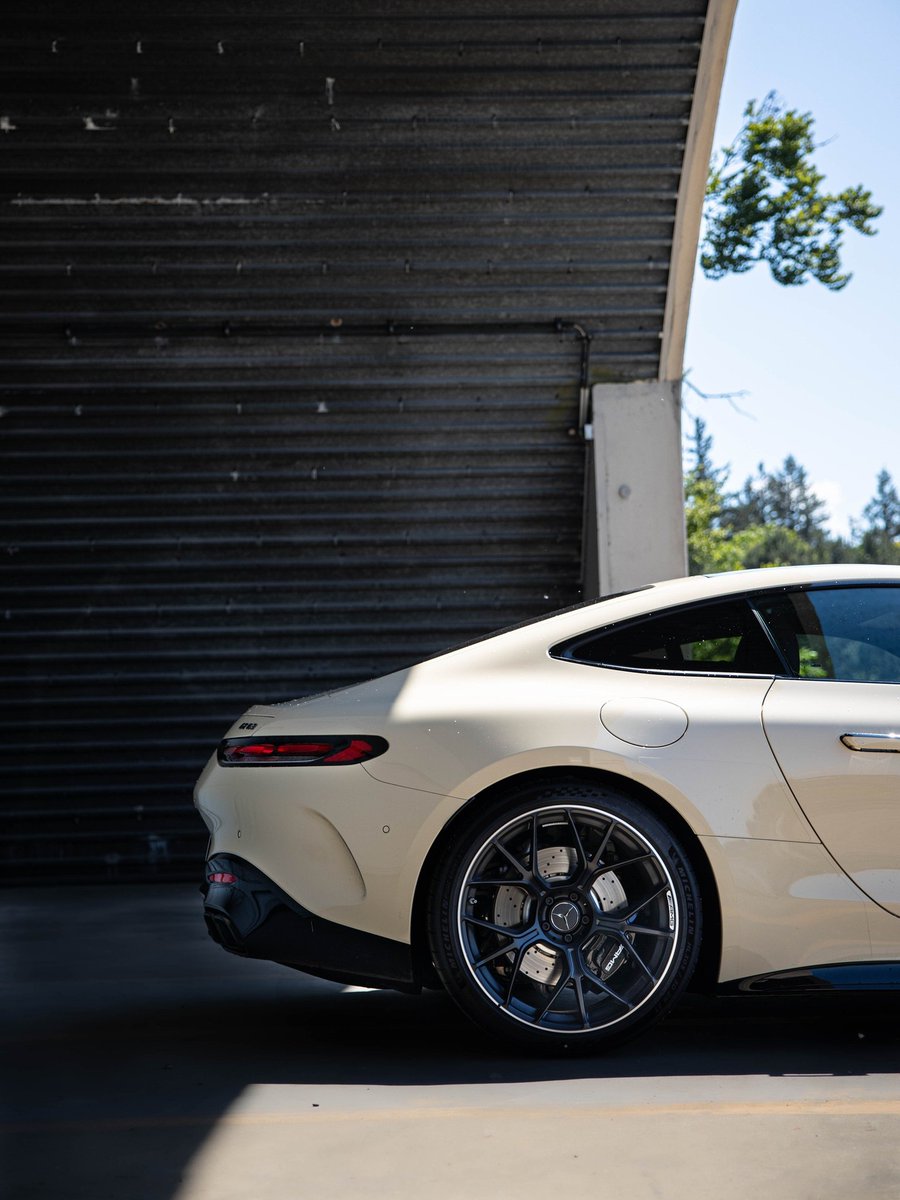 ApexDistrictX's tweet photo. Mercedes-AMG GT 63 4MATIC+ https://t.co/3ZqxWwkAh7