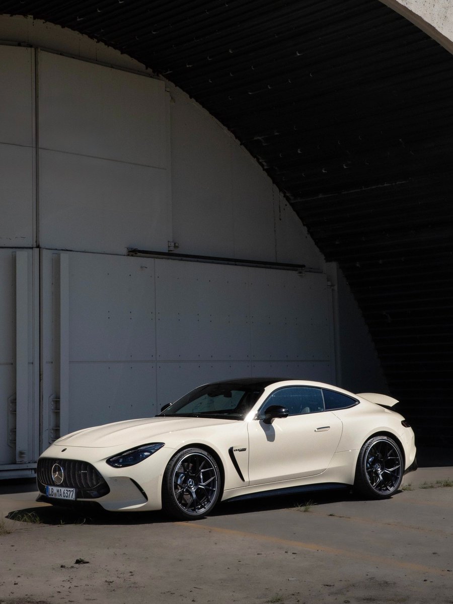 ApexDistrictX's tweet photo. Mercedes-AMG GT 63 4MATIC+ https://t.co/3ZqxWwkAh7