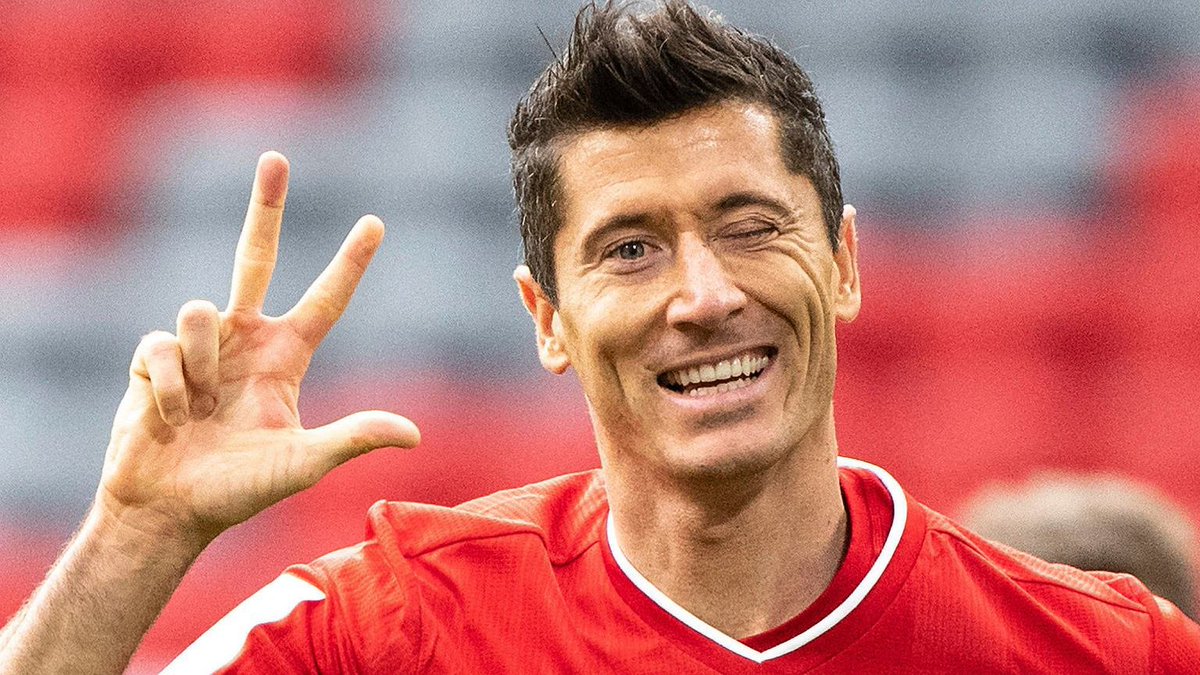 dikjot1's tweet photo. Jednak Robert Lewandowski (jeszcze) nie skończył się w reprezentacji Polski mimo że ma duży PESEL ⚽⚽⚽🧐#PolRou #PolRum #NationsLeague #tvpsport https://t.co/kuTd1ydC04