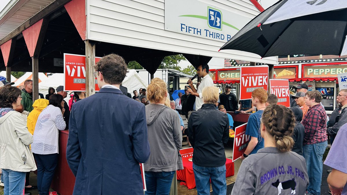 AdamCBird's tweet photo. Big crowd at the Brown County Fair to greet and interact with @VivekGRamaswamy as he took at least 30 minutes of unscripted questions.  Don’t believe any poll that shows him behind. @ohiogop @OhioYRs @CincyYRs https://t.co/OQDH3re1DV