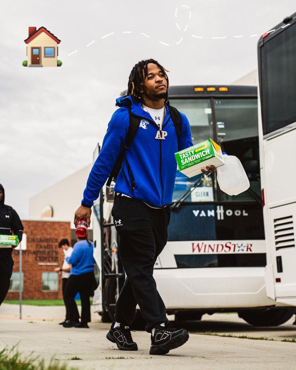 GoJacksFB's tweet photo. We have arrived. 

#GoJacks🐰 https://t.co/7FmslwU02f