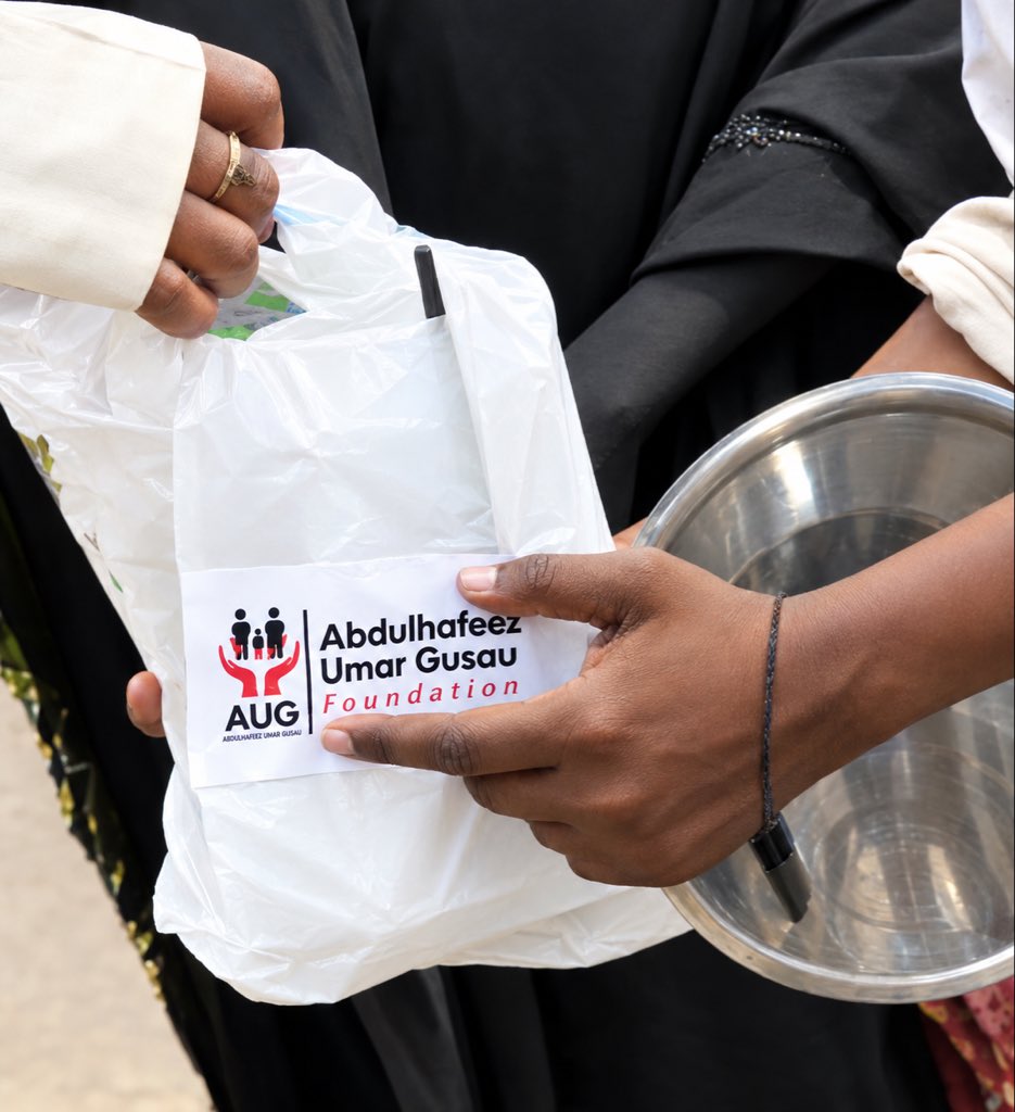 HonAishaA's tweet photo. Making a tangible difference in Zamfara Central, Zamfara State, Gusau Area Tudun Wada Sadiqu Sadiq.

Abdulhafeez Umar Gusau Foundation and Aisha Abdulkadir Yusuf Special Needs and Out-Of-School Children Foundation joined forces to distribution mosquito nets and food essentials. https://t.co/9Za0sPffL8