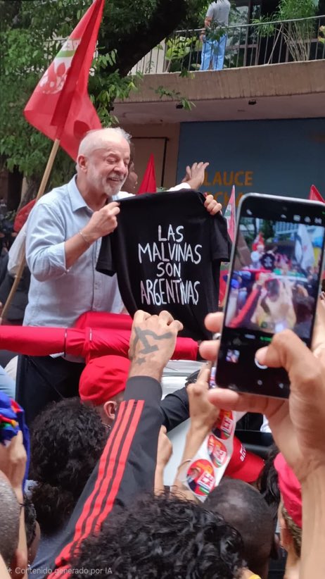 pilylule's tweet photo. Pero si que sos un tipazo Lula compañero! 
#LulaPresidente https://t.co/5fXEC2IDCl