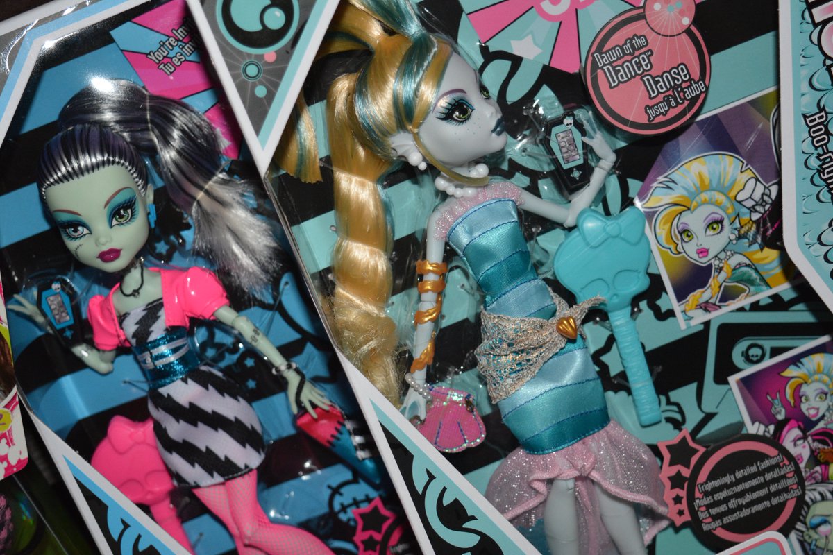 sweetestdolls's tweet photo. POV: Just got home from Toys R Us in 2011 ☠︎︎ ⋆₊ ♱ https://t.co/xCVkk6DmSJ