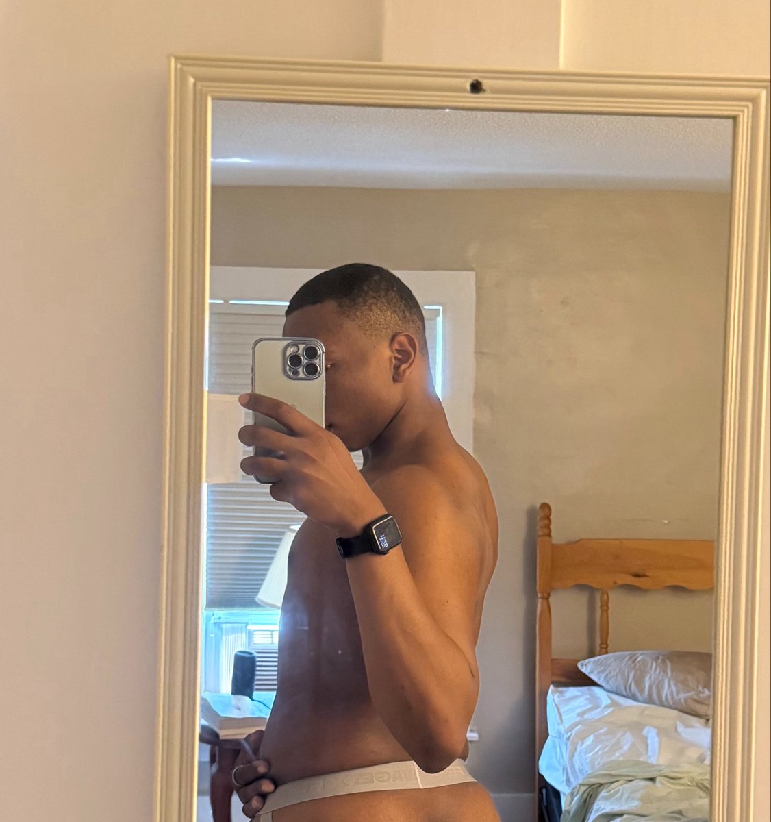 MogianaGrande's tweet photo. DM for the uncropped photo 🥰 #jocktober https://t.co/Di3RTrlkSk