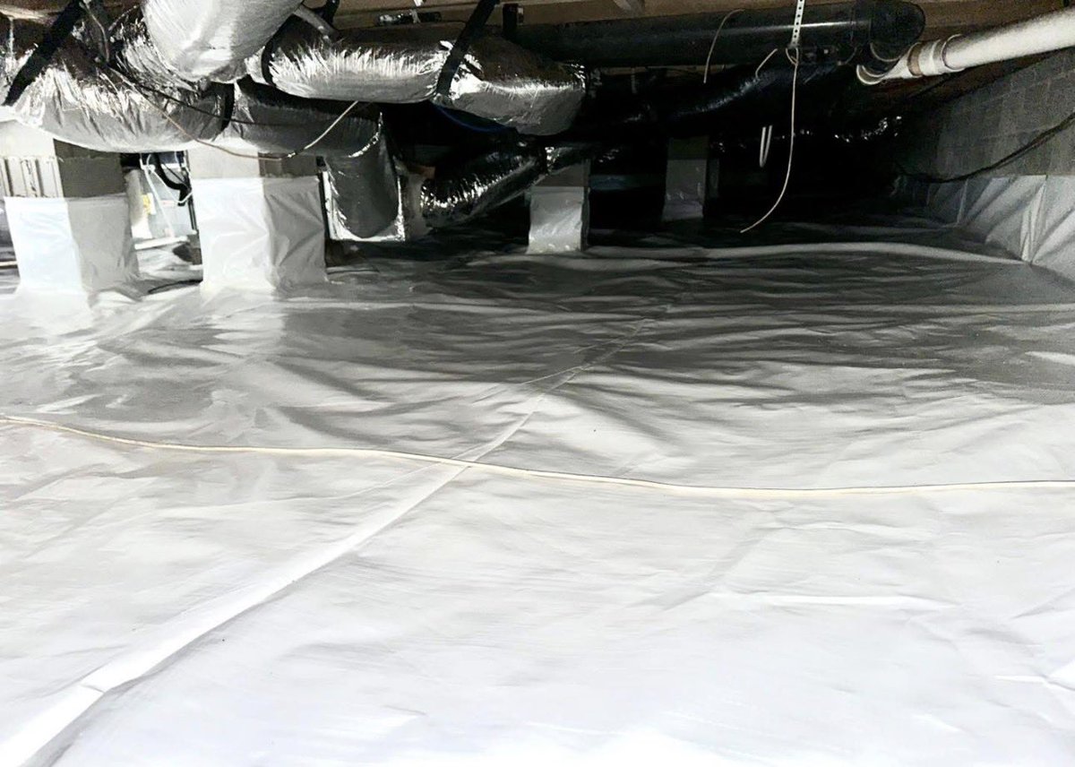 BowTiedBroke's tweet photo. My brother started his own pest control company after leaving Orkin. 30-40% of his revenue now is crawlspace encapsulation. 60% margins on them. Large (4,000 sq ft + ones takes roughly 1.5-2 days to complete). $15-$20K for a large one. Slaps a $200-$300 annual renewal on it to go back once per year to check the dehumidifier, tighten any loose poly, make sure everything looks tight, etc. This was a moisture reading in some floor joists and sub floor in a recent crawlspace he did.