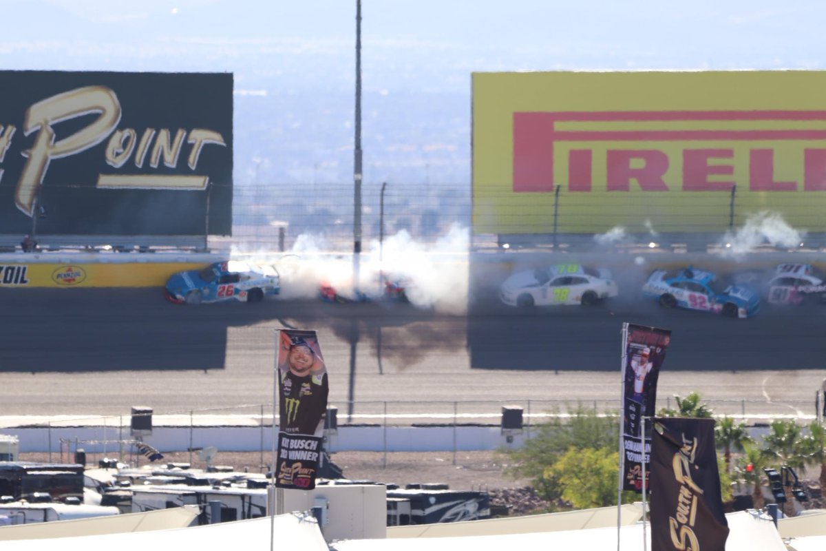 elguerolanchero's tweet photo. #archives #NASCAR #LVMS #Southpoint #Budweiser #crashturn2 Heading out to the LVMS this weekend see if we can capture more action shots like these! https://t.co/Ncjw8yauBj