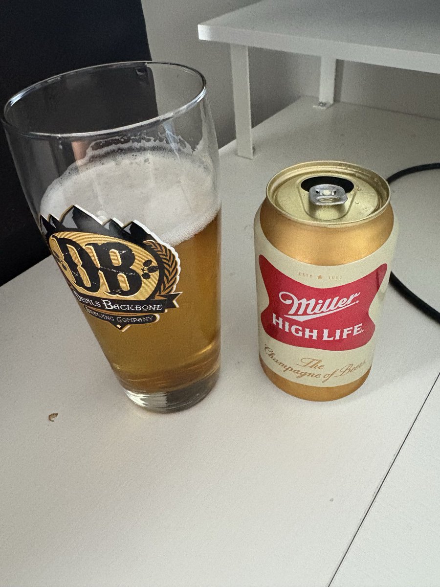 MikeLANKsley's tweet photo. On the clock beer? Yeah that’ll play #expand https://t.co/VHRcLeUmzE