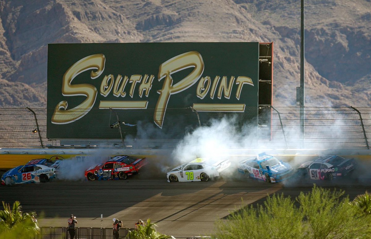 elguerolanchero's tweet photo. #archives #NASCAR #LVMS #Southpoint #Budweiser #crashturn2 Heading out to the LVMS this weekend see if we can capture more action shots like these! https://t.co/Ncjw8yauBj