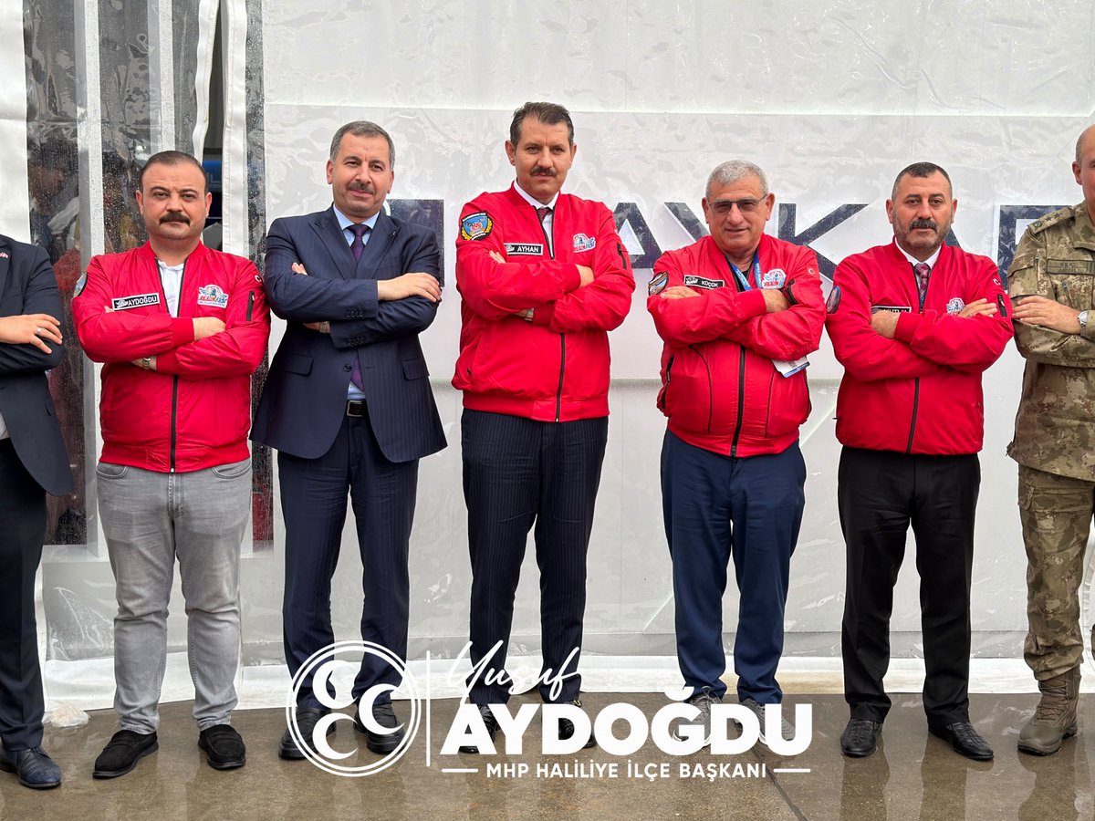 MHPhaliliyeurfa's tweet photo. Milli Savunma Bakan Yrd. Salih Ayhan, İl Başkanımız Osman Mutlu ve İlçe Başkanımız Yusuf Aydoğdu #TEKNOFESTGüneydoğu 'da stantları gezdi.
@MHP_Bilgi 
@dbdevletbahceli 
@Sanliurfa_MHP 
@eczosmanmutlu 
@yusufaydogduu 
@valisalihayhan 
#mhp #MSB https://t.co/slNnmlO3YY