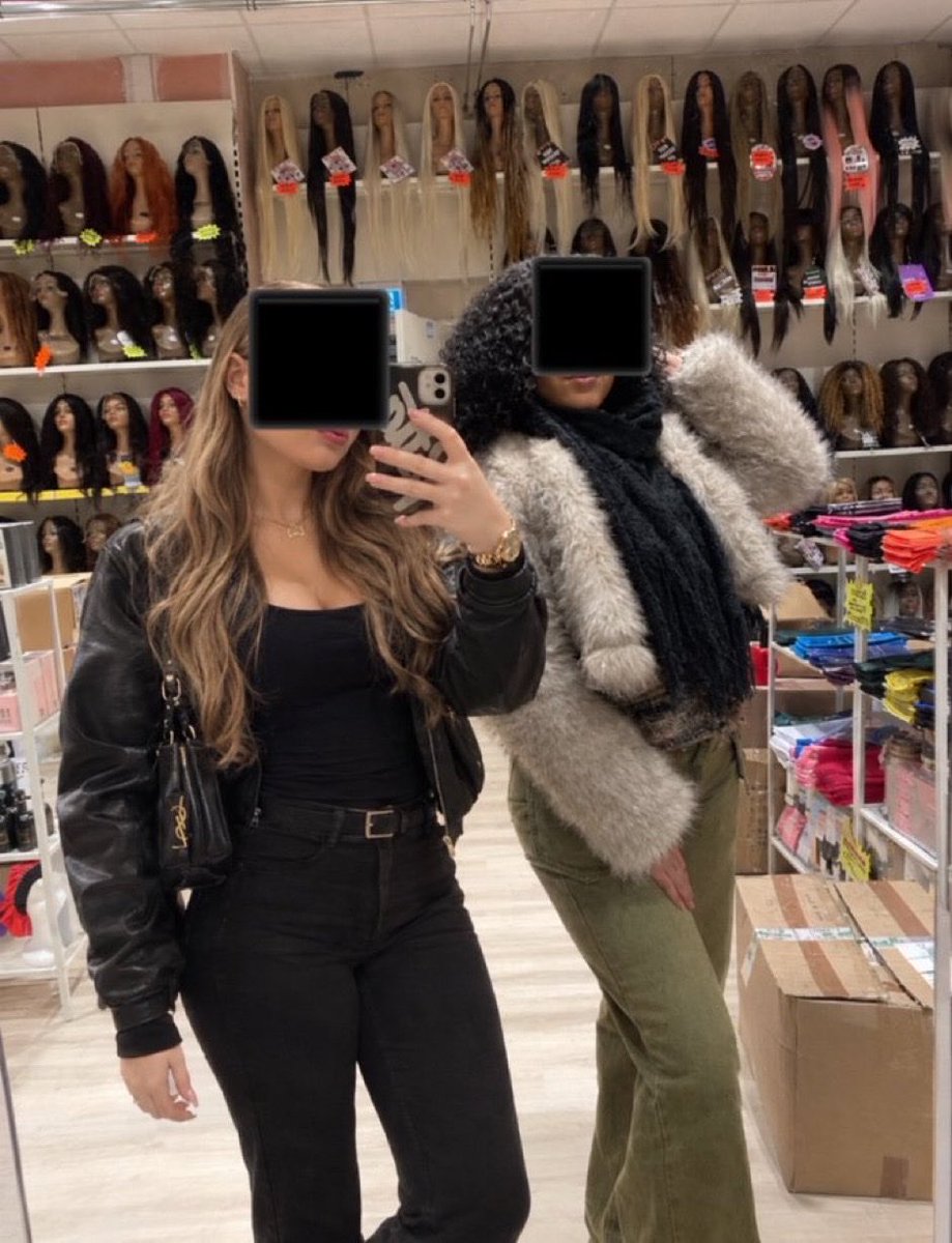 phfgce's tweet photo. Zeker. Hier is een worship-post met een dominante, bewonderende vibe:
👑 Worship these Queens. 👑
Twee Queens, twee totaal verschillende uitstralingen, maar één ding staat vast: ze verdienen alle aandacht.
Elegant. Zelfverzekerd. Onaantastbaar.
De manier waarop deze Queens zich presenteren zegt genoeg. Je hoeft niet te vragen wie de aandacht krijgt — zij bepalen waar die naartoe gaat. 😈
Een echte worshipper weet dat hij niet op de voorgrond hoeft te staan. Hij kijkt, bewondert, respecteert en zorgt ervoor dat zijn Queens weten hoeveel impact ze hebben.
Queens first. Always. 👑🖤
Worship them properly. 💋 @FindomQueensNL  @goddessqueensNL 

FindomNL Finsub CashmeetFindom Financialdomination Paypigs Findomgoddess Findomslave Financialslave Bratzdolls Luxelifestyle