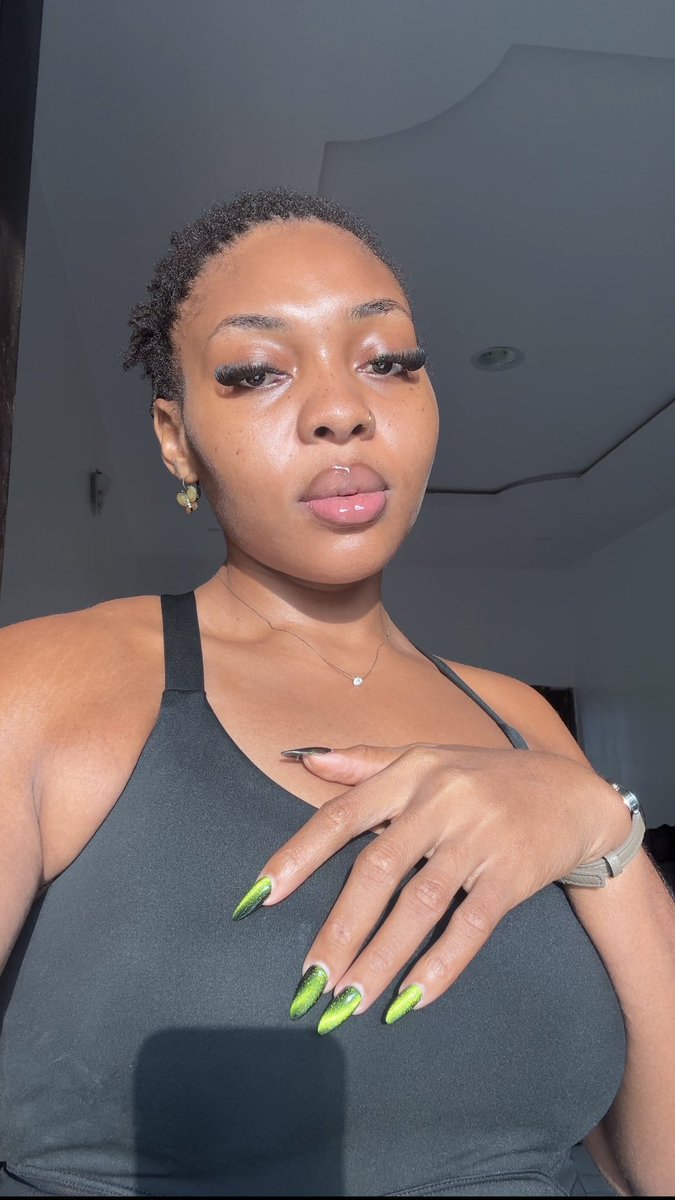 ms_annabell's tweet photo. Filter needs to use me, not the other way round because look at my skinnnnn https://t.co/QvqFxASQpV