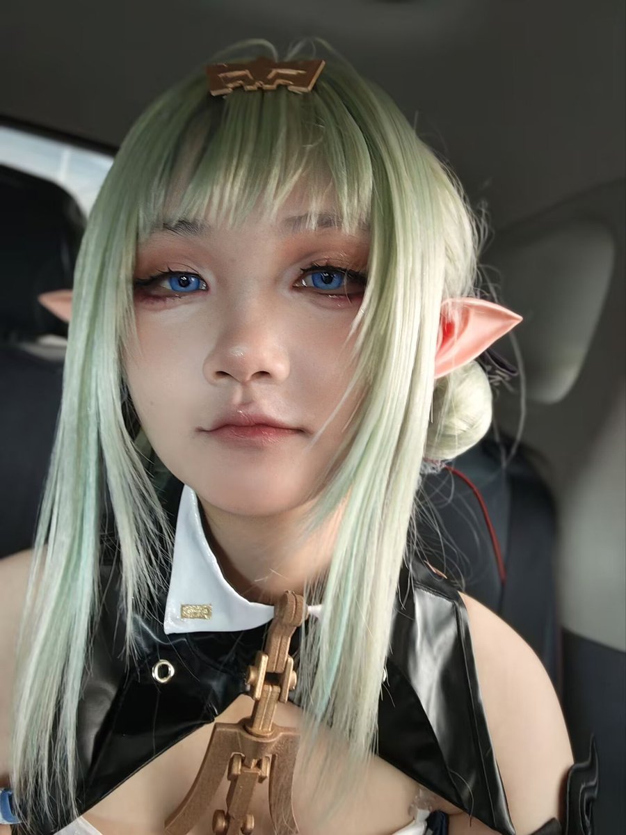 lingling11275's tweet photo. 谢⭕佚，我操。。。真骚。。。真想射在你脸上，好想知道你下面穿的什么袜子，想闻着你的丝袜脚射在你脚上，脸上，我兴奋得都睡不着，操。。真羡慕你男朋友，你cos完晚上估计被操得。。。我操。。高中没和你谈恋爱真后悔。。，穿着肉色丝袜睡不着撸射了 https://t.co/OdyLjZQVXE