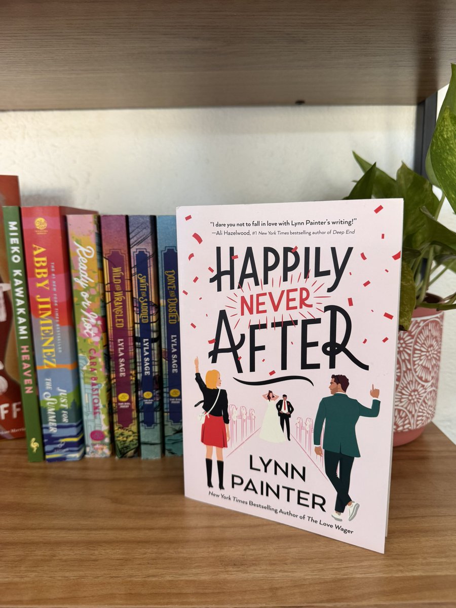 sillybookmarks's tweet photo. the deliver guy threw my package and dented it a bit :’) oh well! Excited for a cute read though. #booktwt https://t.co/VgH2X3ikeU